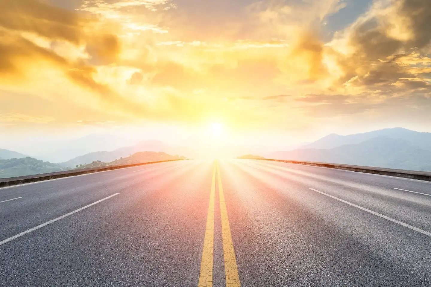 iStock-905368806 road to future - WEB